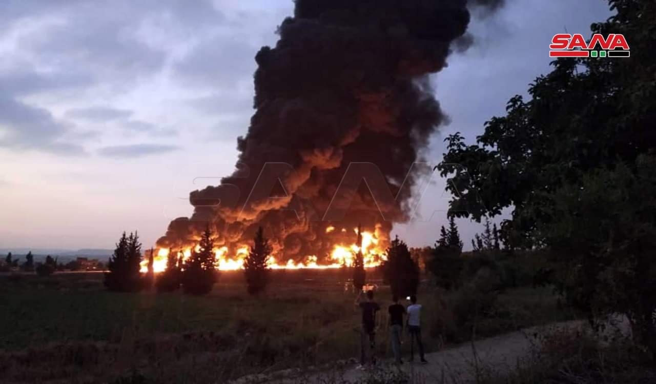 عاجل: شب حريقٌ بصهريجٍ محملٍ بالمواد النفطية قرب تل كلخ بين حمص وطرطوس